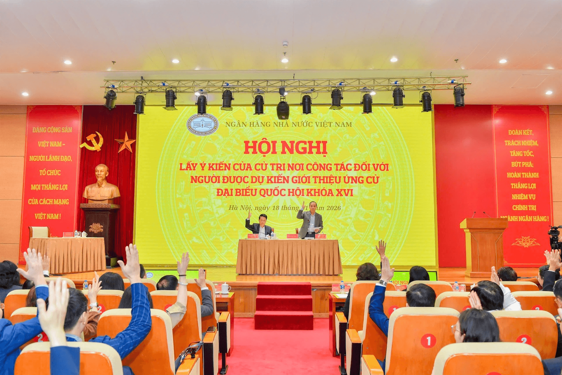 Giới thiệu Thống đốc Ngân hàng Nhà nước Việt Nam ứng cử đại biểu Quốc hội khóa XVI