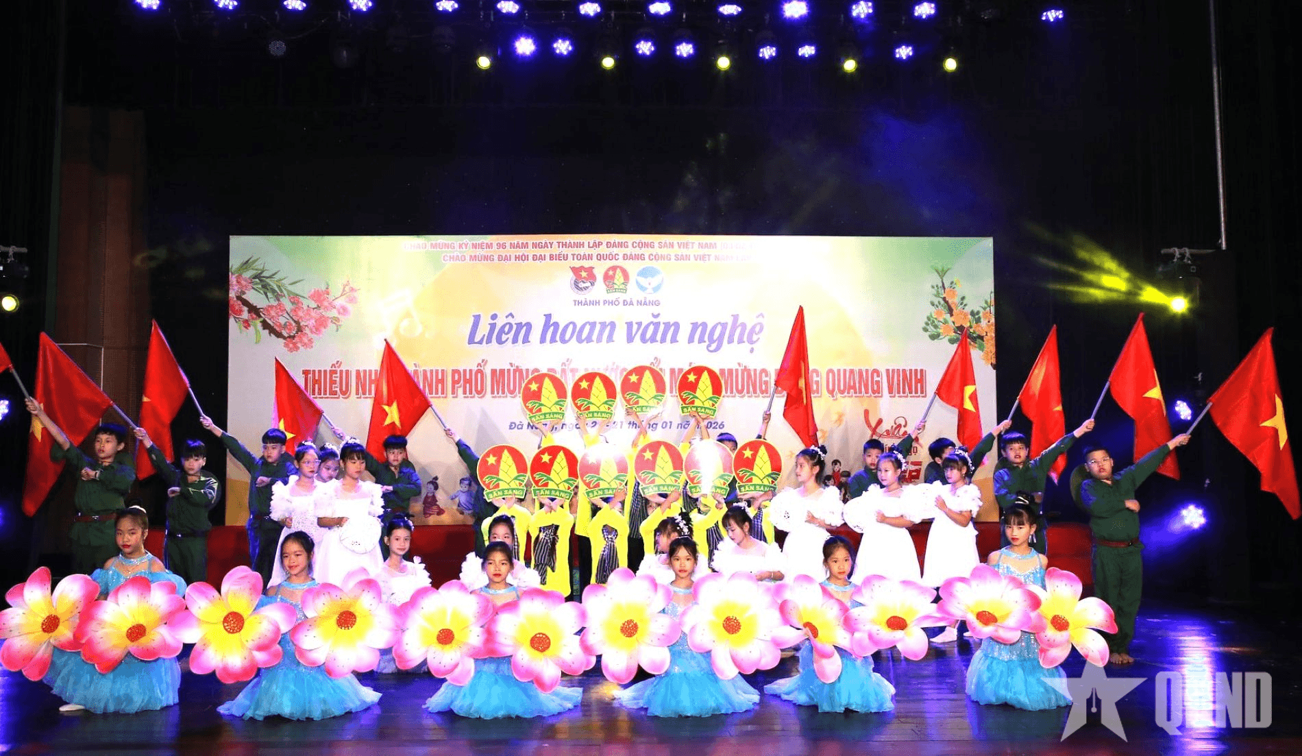 Thiếu nhi TP Đà Nẵng mừng đất nước đổi mới-Mừng Đảng quang vinh