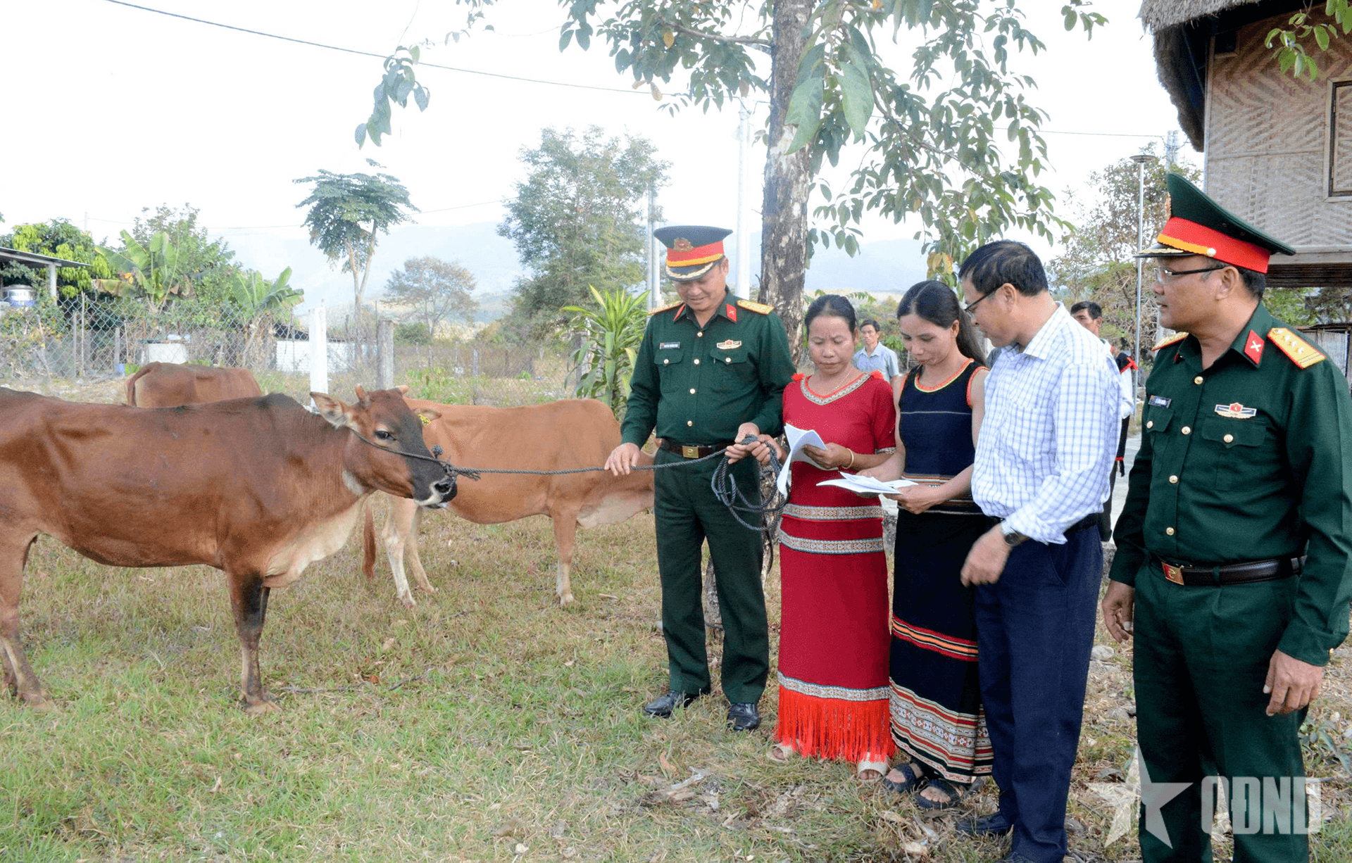 Đoàn Kinh tế - Quốc phòng 78: Chung tay xây dựng xã biên giới Mô Rai giàu mạnh