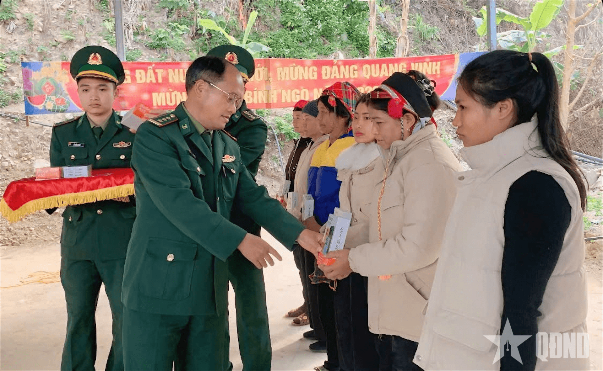 Nhiều hoạt động ý nghĩa trong Chương trình “Xuân Biên phòng ấm lòng dân bản”