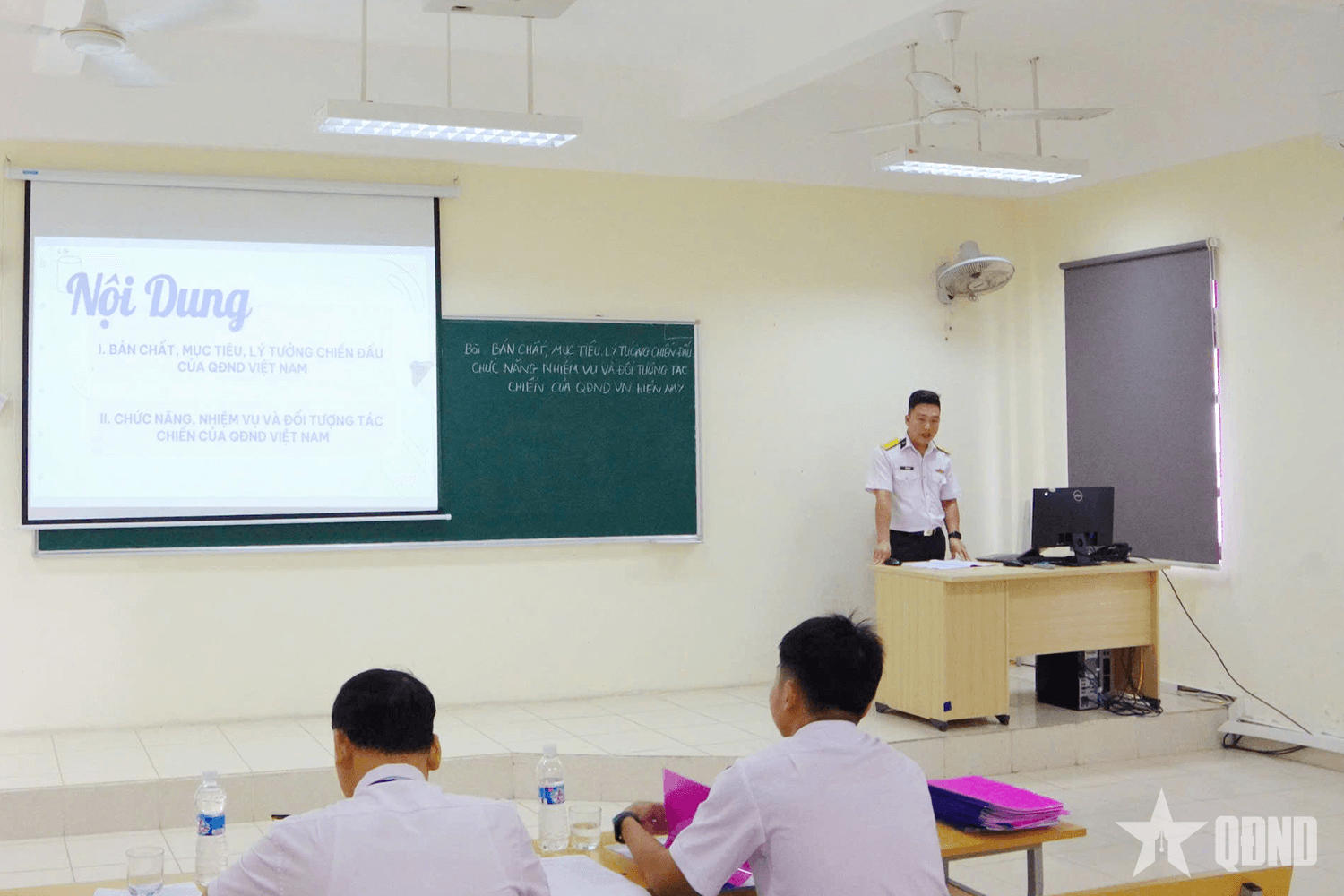 Vùng 4 Hải quân: Hoàn thiện phương pháp tác phong công tác thông qua Hội thi cán bộ giảng dạy chính trị