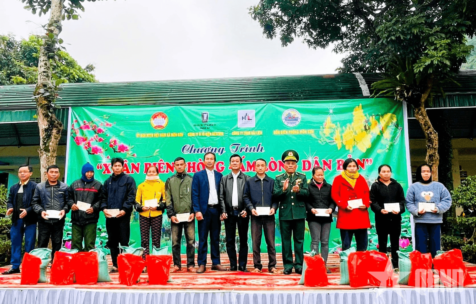 Xuân gắn kết quân dân tại xã biên giới Môn Sơn