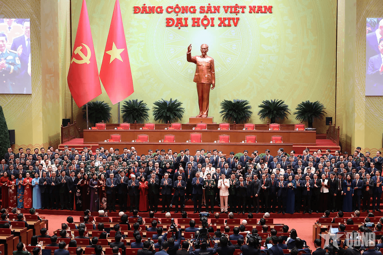 Tự hào tiến lên với niềm tin son sắt