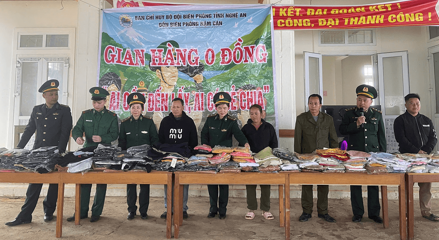 Bộ đội Biên phòng Nghệ An: Gian hàng không đồng - Ai cần đến lấy, ai có sẻ chia