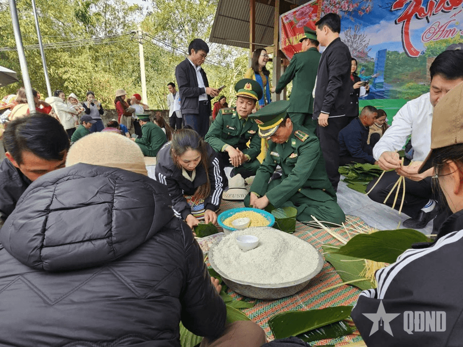 "Xuân Biên phòng ấm lòng dân bản" tại xã Anh Sơn, tỉnh Nghệ An