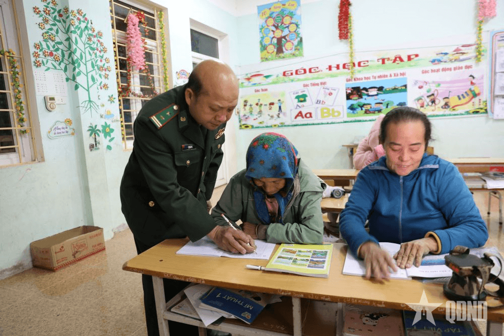 Gieo con chữ nơi phên dậu Tổ quốc