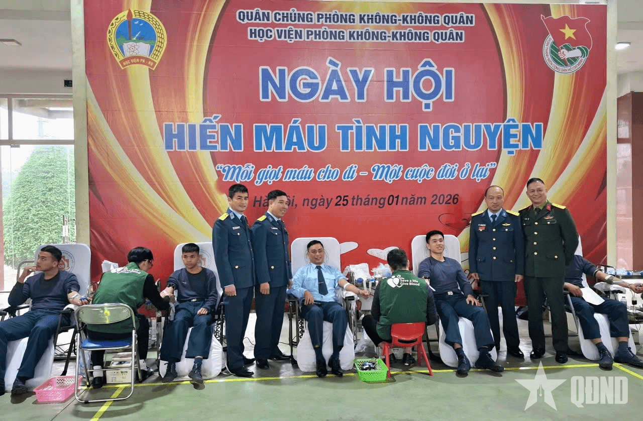 Học viện Phòng không- Không quân: Trao giọt máu hồng, sẻ chia sự sống