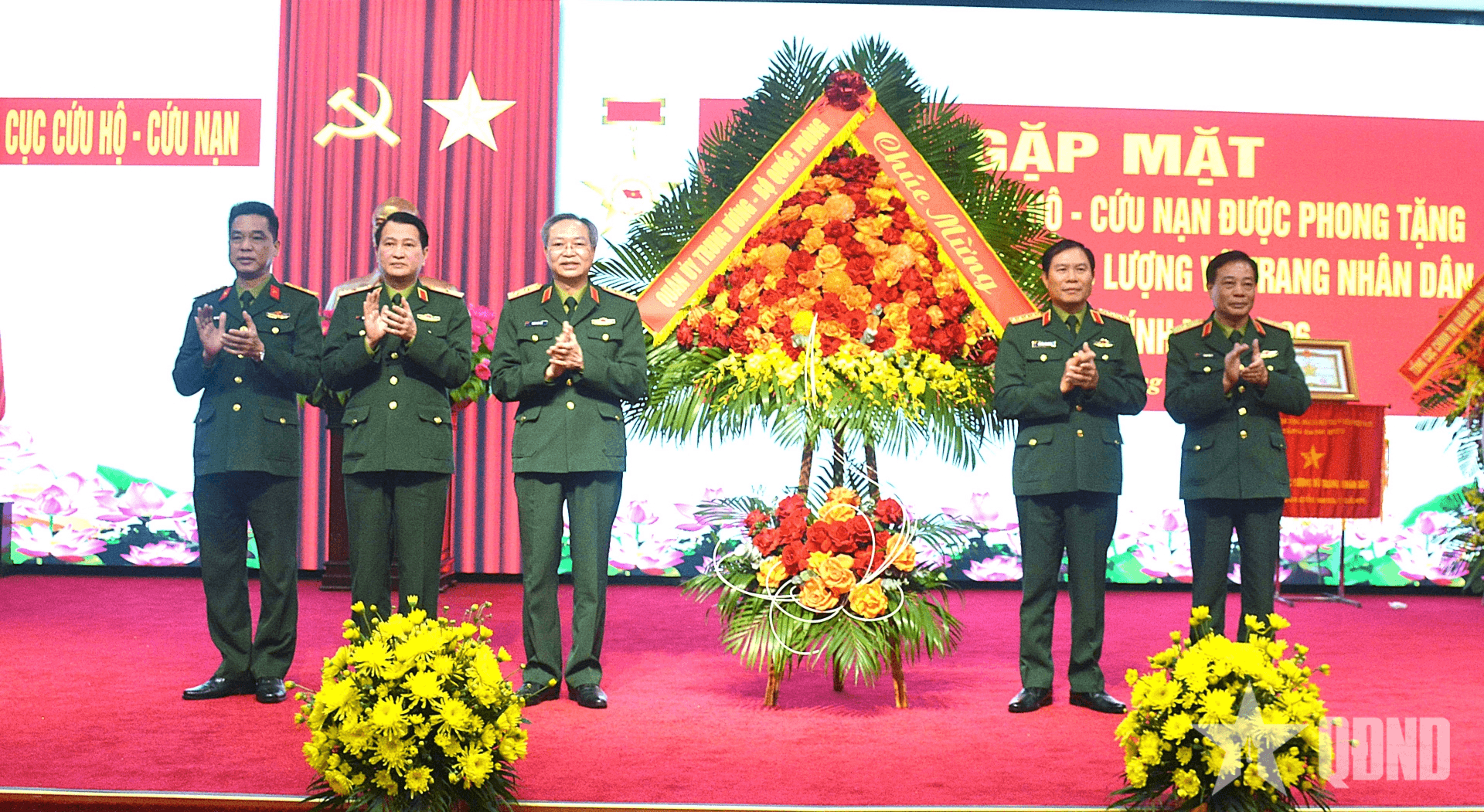 Đại tướng Nguyễn Tân Cương dự gặp mặt tại Cục Cứu hộ - Cứu nạn
