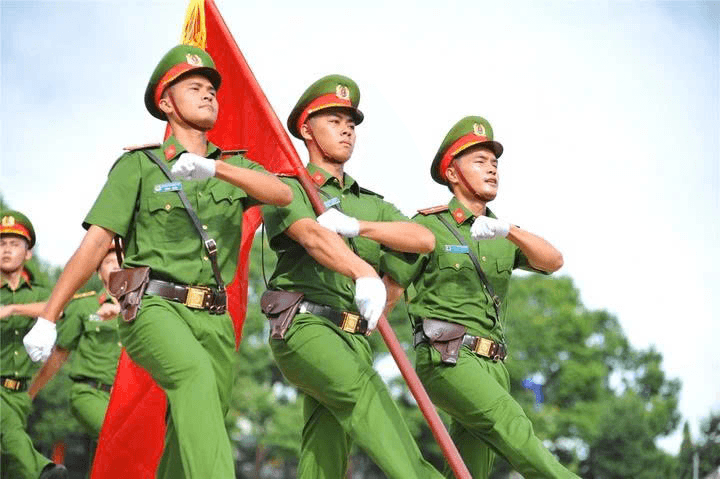 Điều chỉnh mức thị lực, chiều cao, kiểm tra ma túy khi tuyển vào lực lượng Công an nhân dân