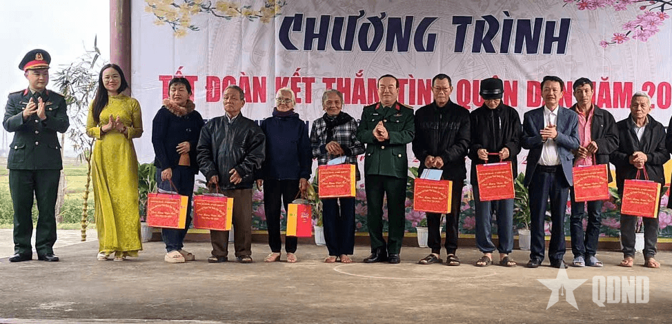 Bệnh viện Quân y 268 phối hợp tổ chức Chương trình “Tết đoàn kết thắm tình quân dân”