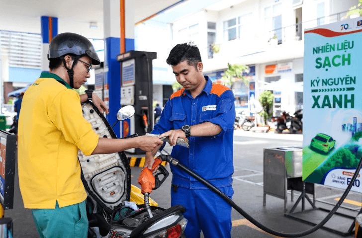Từ chiều nay (29-1), giá xăng RON95 tăng lên sát ngưỡng 19.000 đồng/lít