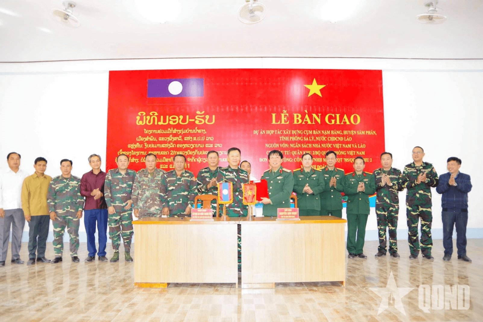Quân khu 2 bàn giao công trình tại Phongsaly (Lào)