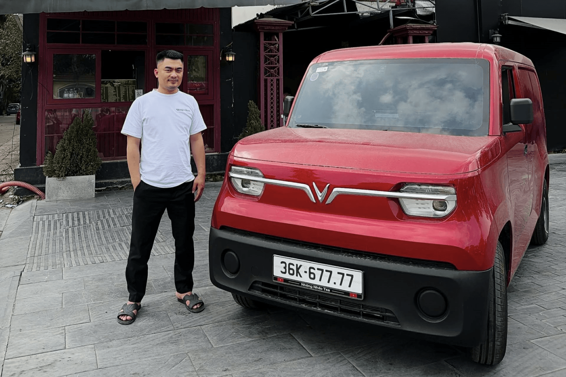 Chủ xe VinFast EC Van: “Chở hàng trong phố rất hợp, xứng đáng với số tiền bỏ ra”