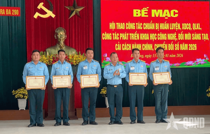 Thiếu tá Lê Khánh Trung-Người cán bộ Phòng không tận tụy, trách nhiệm
