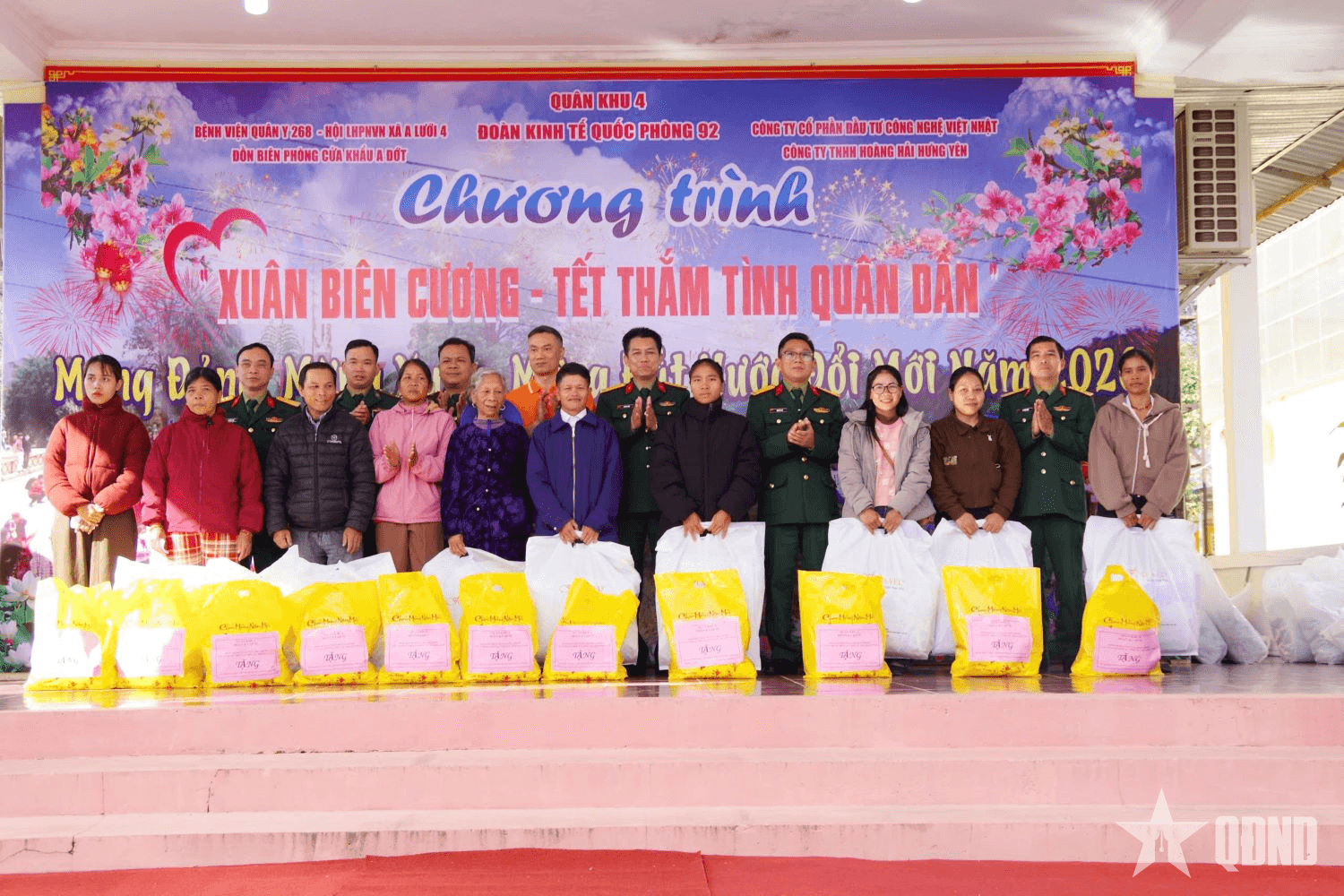 “Xuân biên cương, Tết thắm tình quân dân” tại xã biên giới thành phố Huế