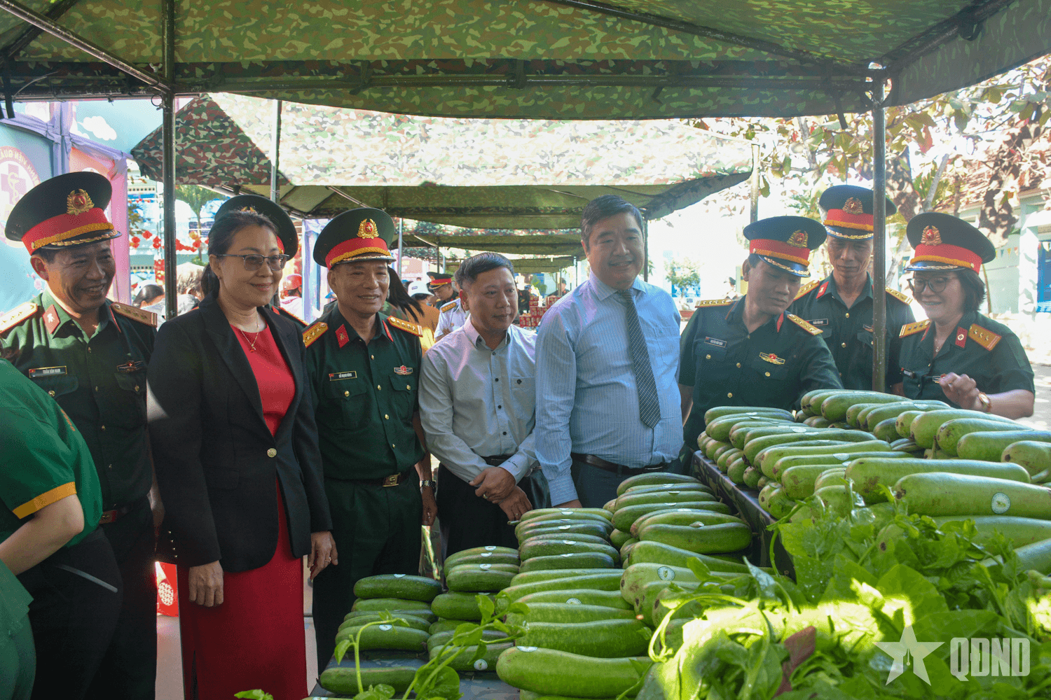 Ấm áp "Phiên chợ 0 đồng"