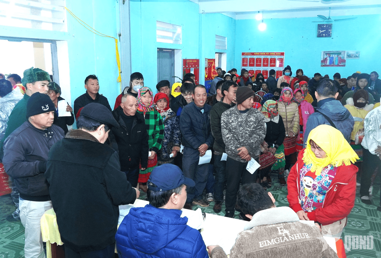 Quỹ Thiện Tâm – Tập đoàn Vingroup trao 1.000 suất quà Tết tặng hộ nghèo xã biên giới Sơn Vĩ