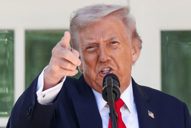 Tổng thống Mỹ Donald Trump yêu cầu Đại học Harvard bồi thường 1 tỷ USD
