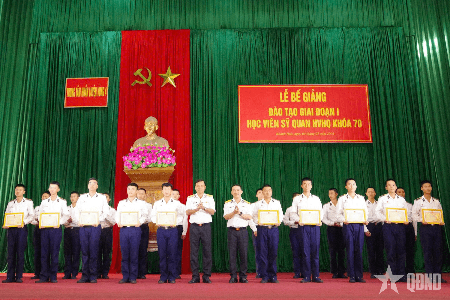 Trung tâm Huấn luyện Vùng 4 Hải quân bế giảng đào tạo giai đoạn 1 học viên sĩ quan Hải quân