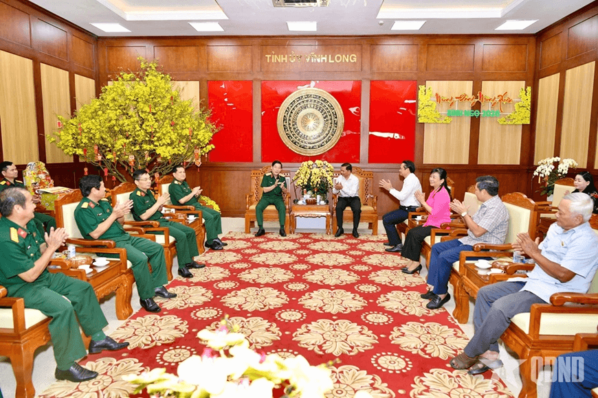 Thượng tướng Nguyễn Văn Gấu thăm, chúc Tết tại Vĩnh Long và Đồng Tháp
