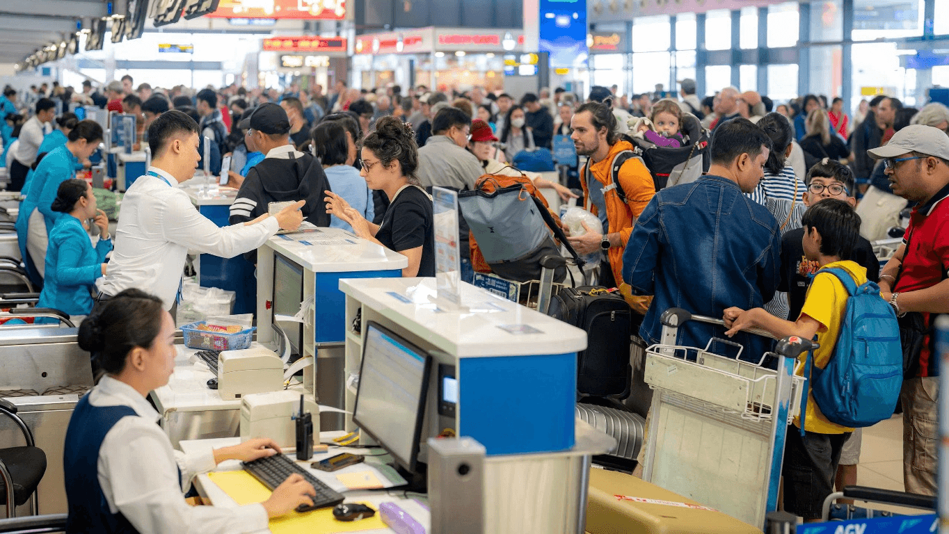 Sân bay Nội Bài kích hoạt phương án phục vụ cao điểm Tết