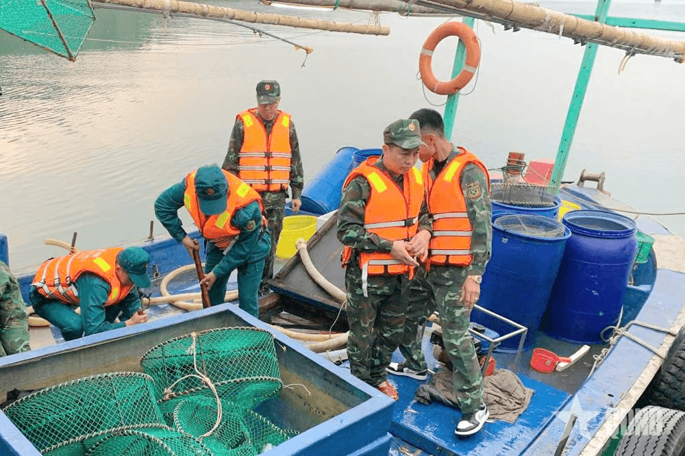 Bộ Chỉ huy Quân sự tỉnh Quảng Ninh: Cứu hộ thành công tàu cá gặp nạn trên biển