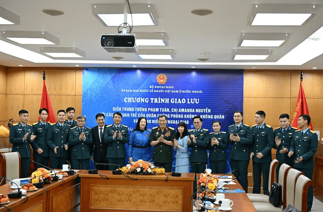 Giao lưu giữa Trung tướng Phạm Tuân và nữ phi hành gia Amanda Nguyễn: Khát vọng vươn ra không gian từ hai thế hệ người Việt Nam