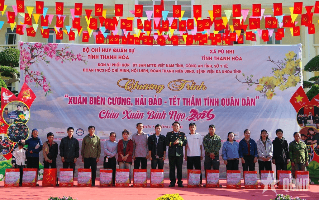 “Xuân biên cương, hải đảo – Tết thắm tình quân dân” tại Thanh Hóa