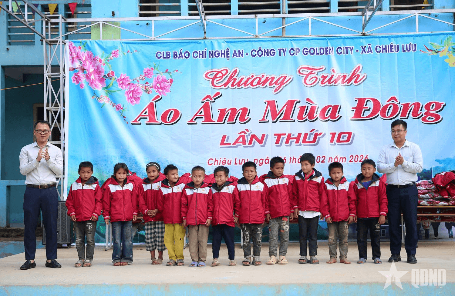 Hành trình 10 năm mang “Áo ấm mùa đông” đến với học sinh vùng cao Nghệ An