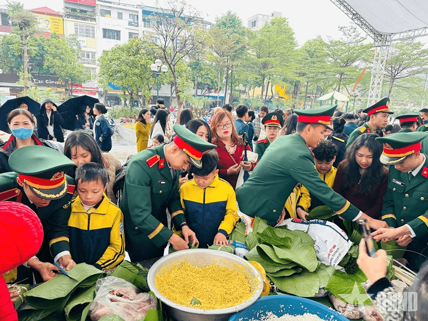 Học viện Hậu cần: Gói trọn yêu thương - Ấm tình ngày Tết