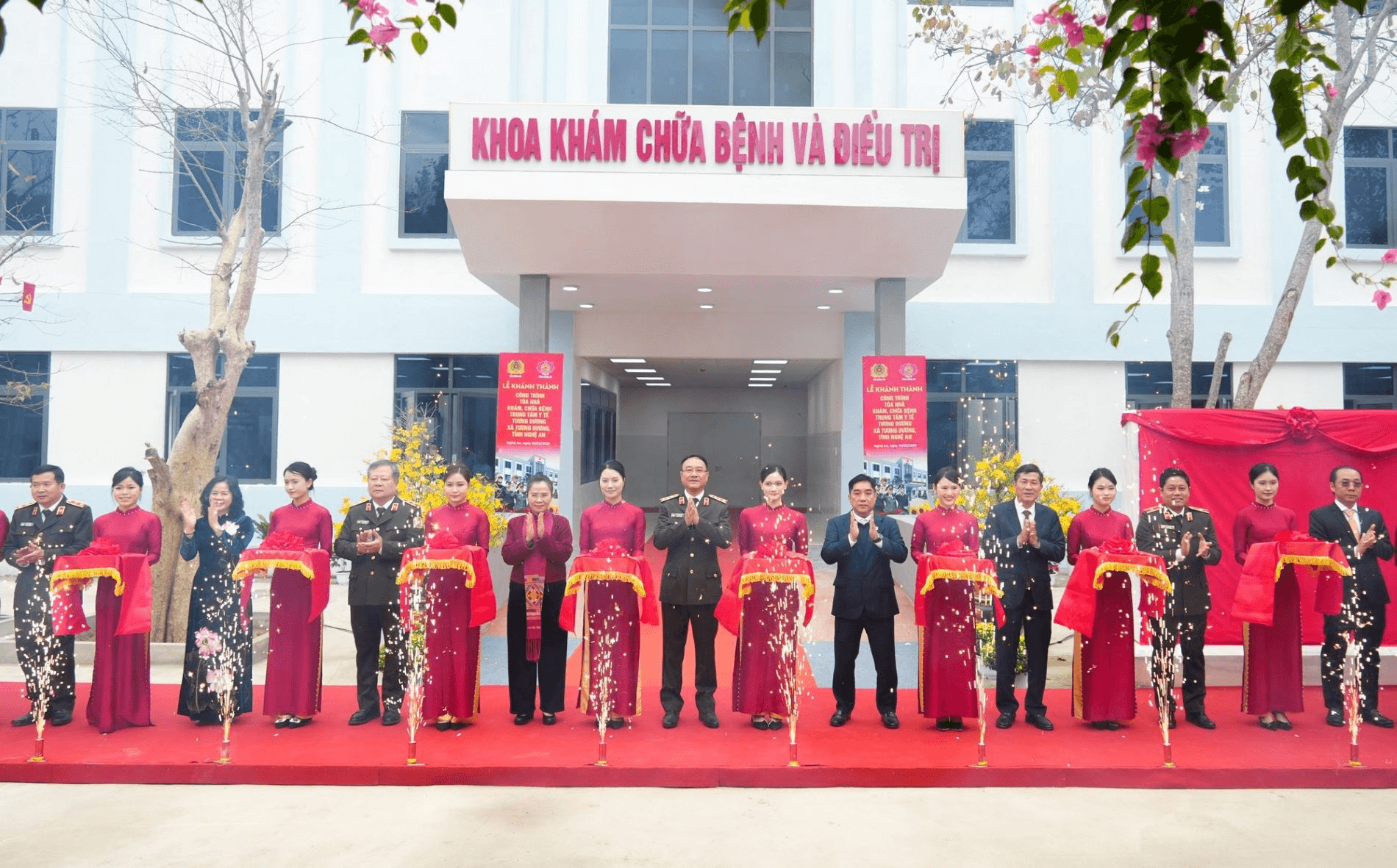 Khánh thành Toà nhà Khám chữa bệnh Trung tâm Y tế Tương Dương
