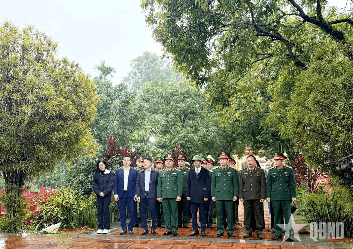 Trường Sĩ quan Lục quân 1 dâng hương tri ân Anh hùng liệt sĩ