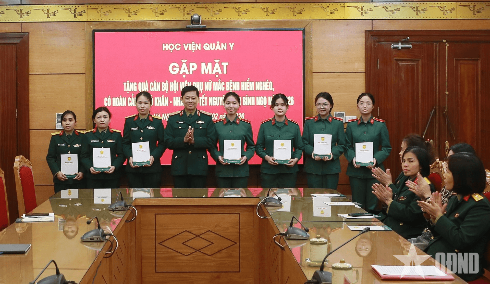 Học viện Quân y gặp mặt, tặng quà hội viên phụ nữ mắc bệnh hiểm nghèo và có hoàn cảnh khó khăn