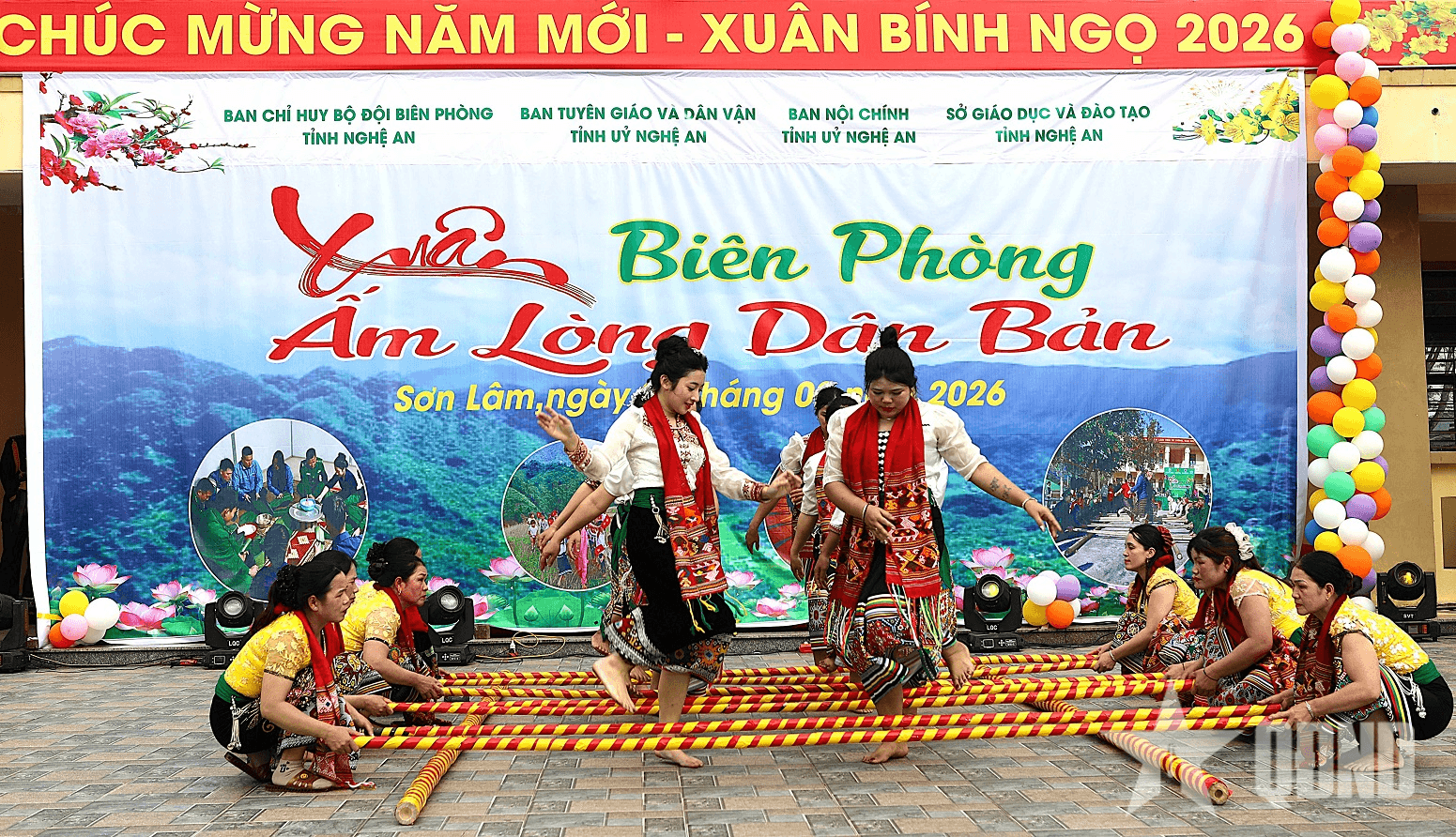 Mang xuân đến với đồng bào nơi biên giới