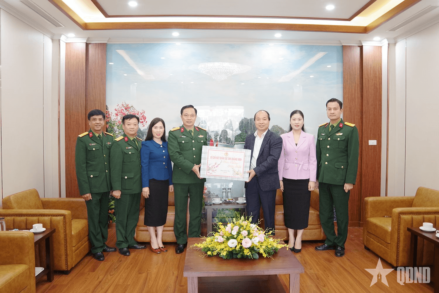 Bộ CHQS tỉnh Quảng Ninh thăm, chúc Tết phường Bãi Cháy