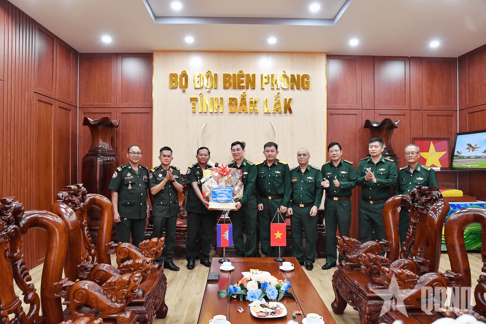 Đoàn đại biểu Tiểu khu Quân sự Mondulkiri thăm, chúc Tết Bộ đội Biên phòng tỉnh Đắk Lắk