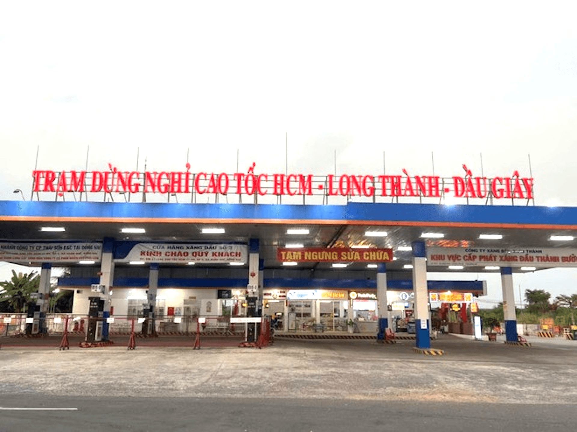 Yêu cầu bảo đảm nguồn cung xăng dầu trên cao tốc TP Hồ Chí Minh - Long Thành - Dầu Giây dịp Tết