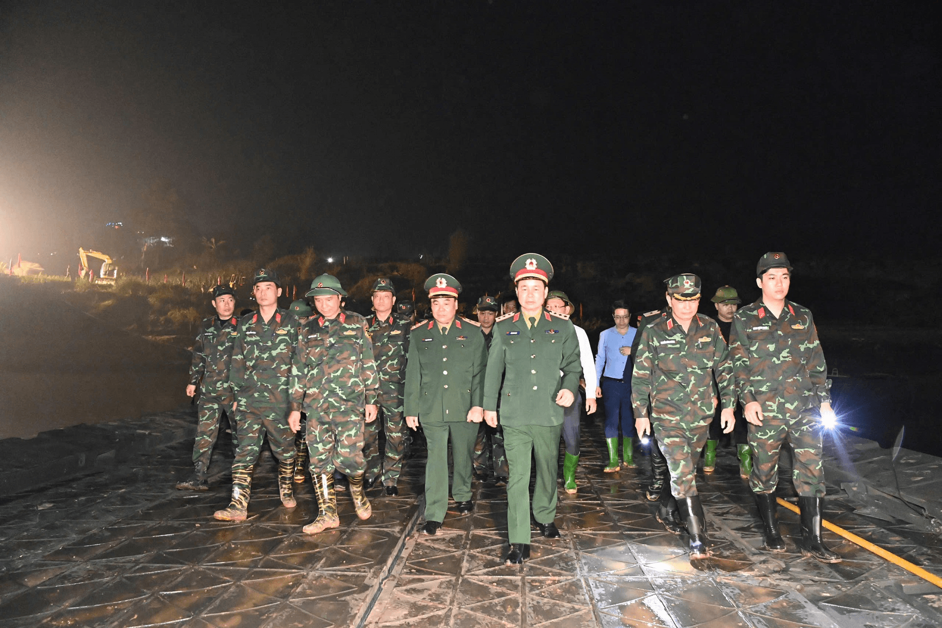 Nối nhịp nghĩa tình hai bờ sông Lô