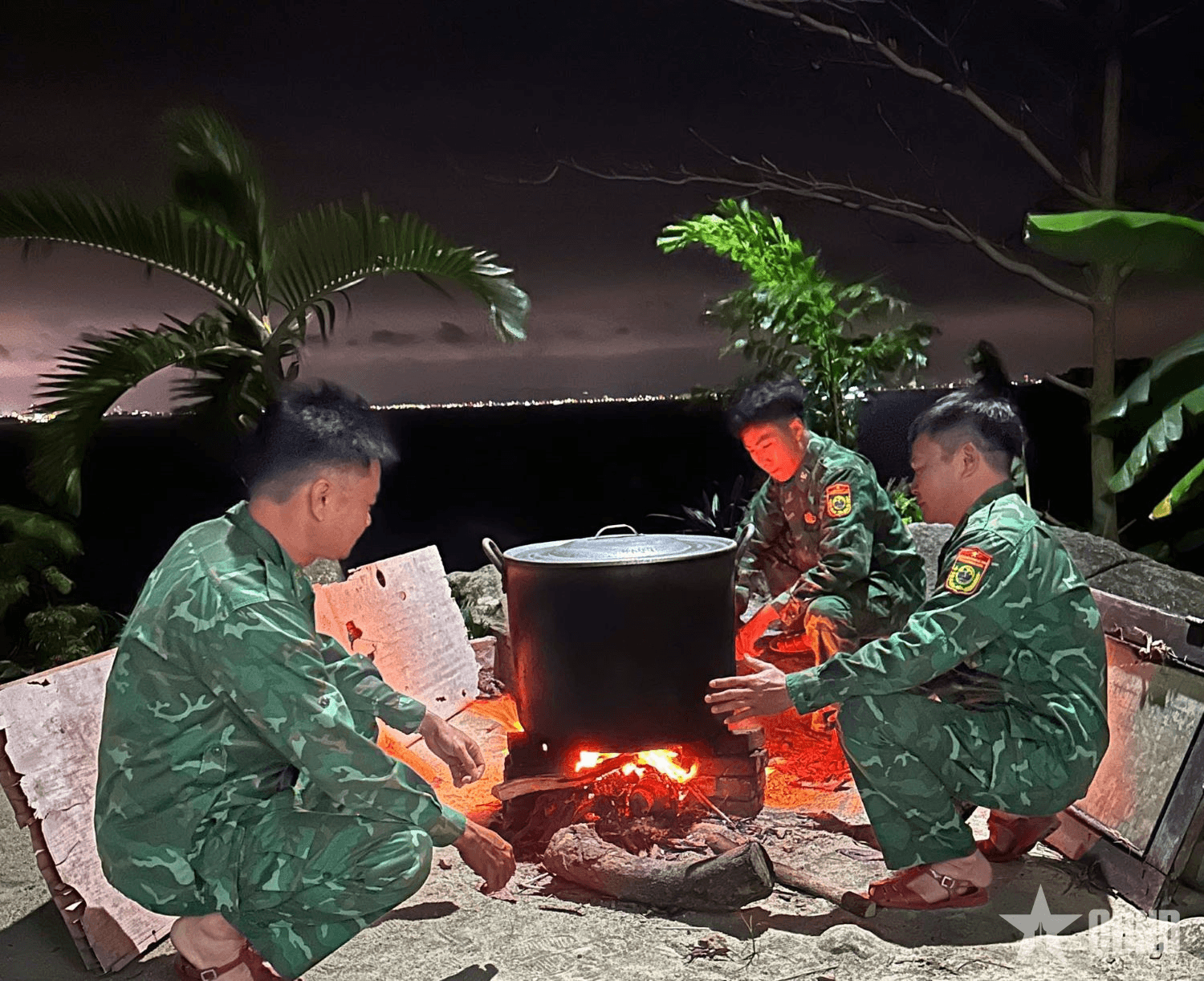 Lính Biên phòng đón mùa xuân giữa biển trời Sơn Chà