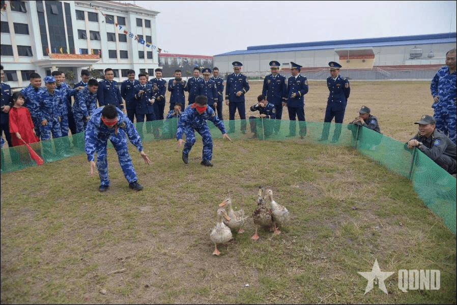 Hải đoàn 11: Giữ vững khí thế vui Xuân, sẵn sàng chiến đấu cao