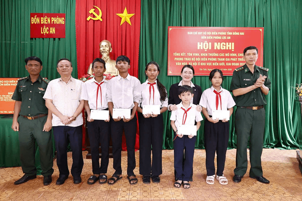 Niềm vui của học sinh có hoàn cảnh khó khăn