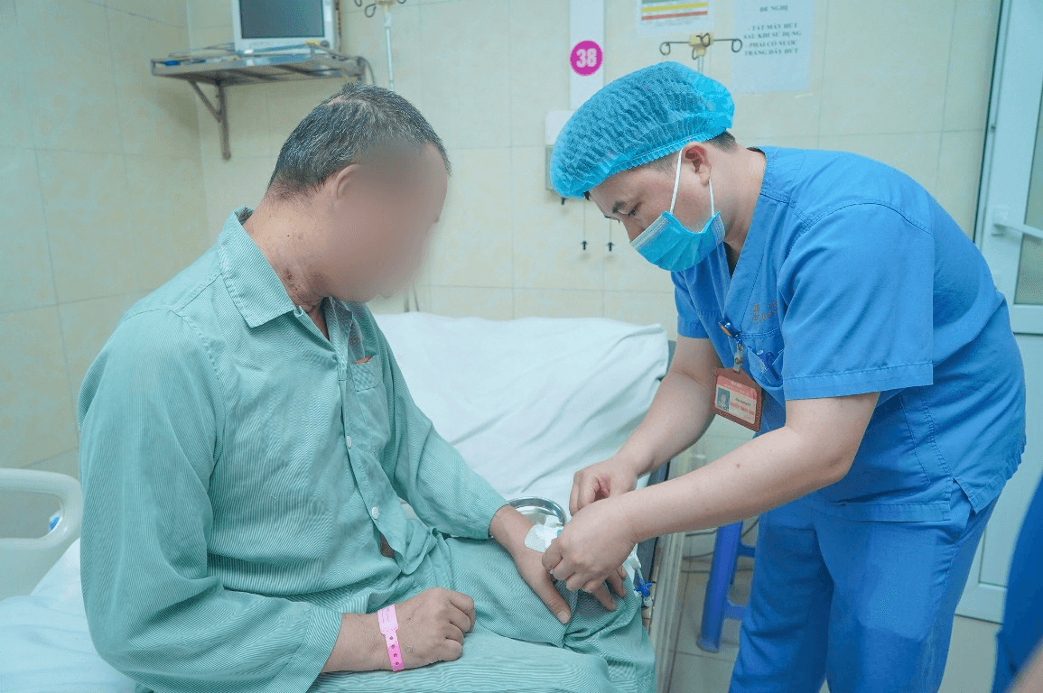 Bệnh viện E: Cứu sống bệnh nhân 50 phút ngừng tim
