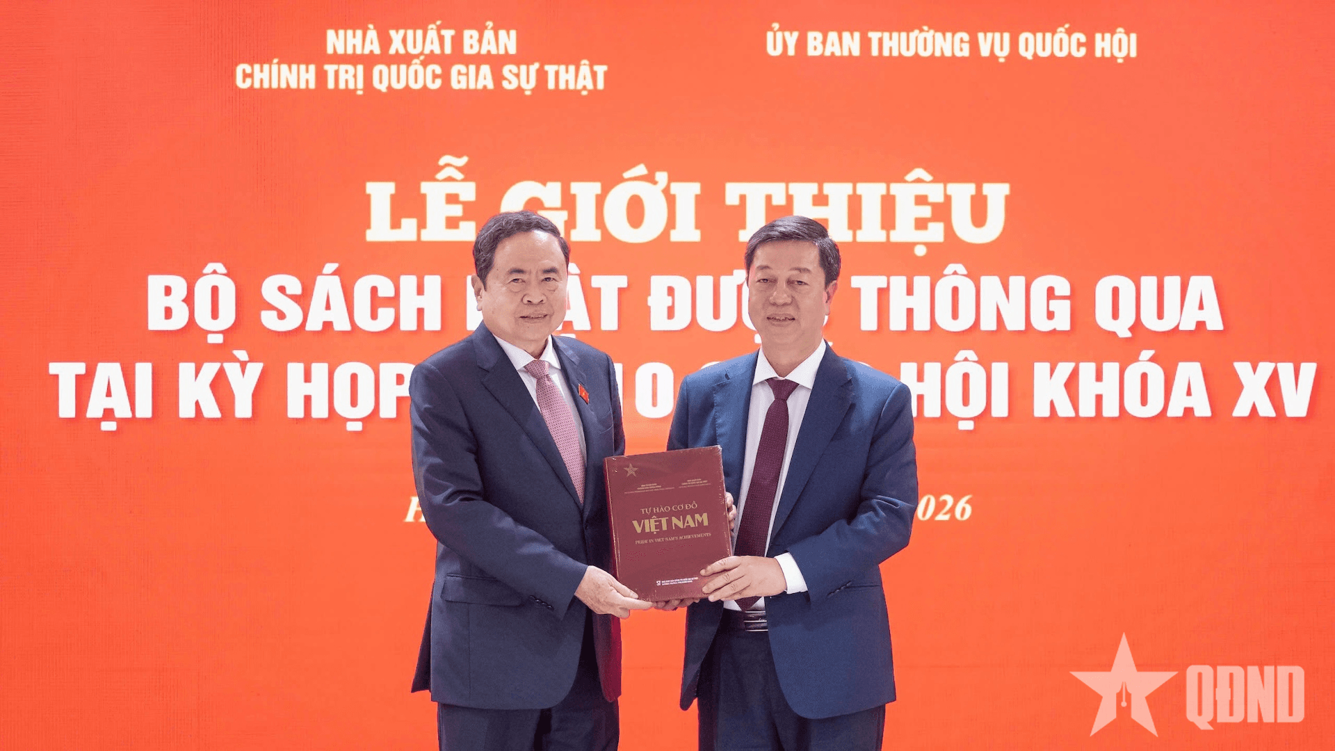 Chủ tịch Quốc hội Trần Thanh Mẫn dự Lễ giới thiệu Bộ sách Luật được thông qua tại Kỳ họp thứ mười
