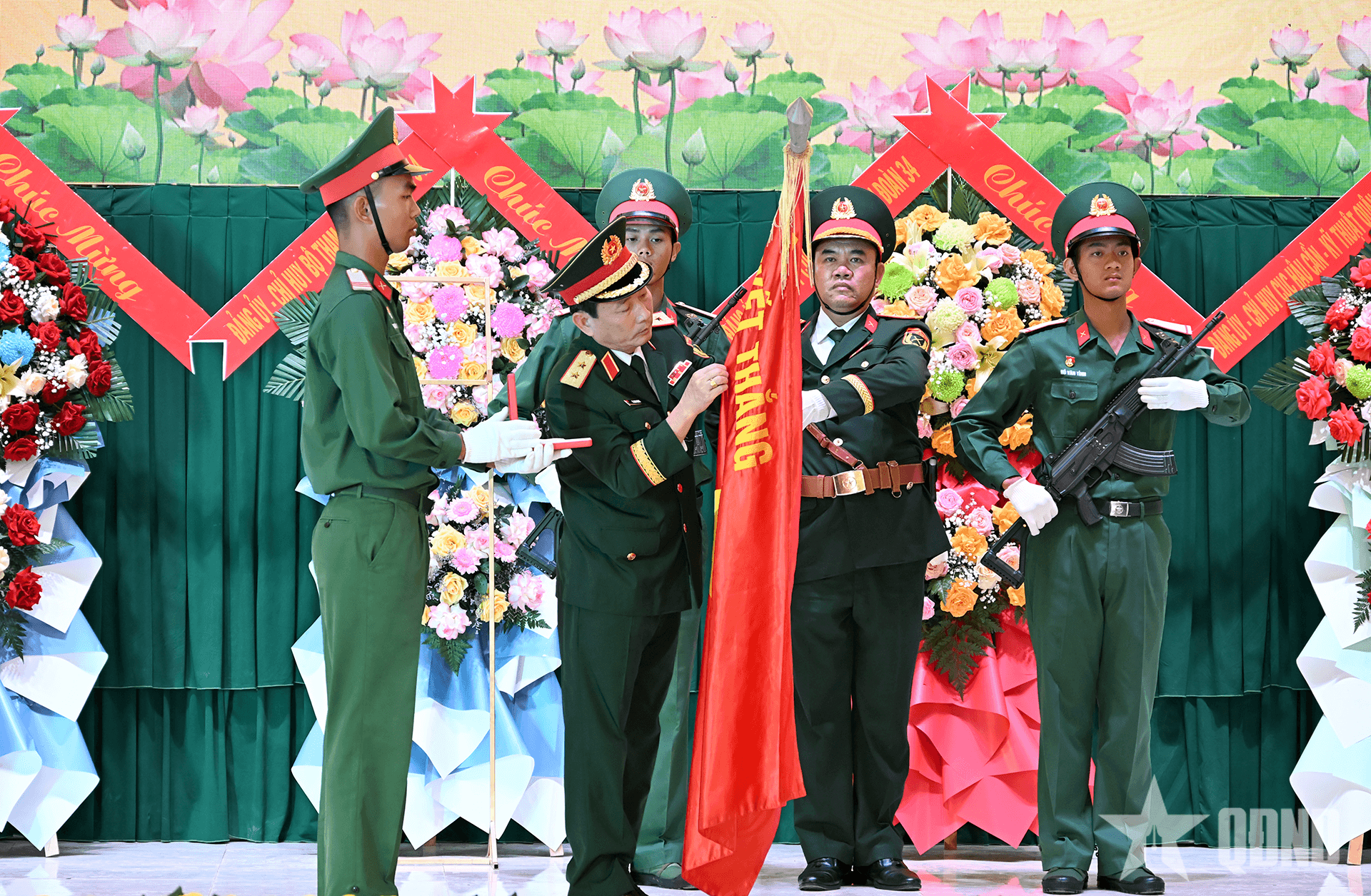 Trung đoàn Bộ binh 24 (Sư đoàn 10, Quân đoàn 34): Đón nhận Huân chương Bảo vệ Tổ quốc hạng Nhì