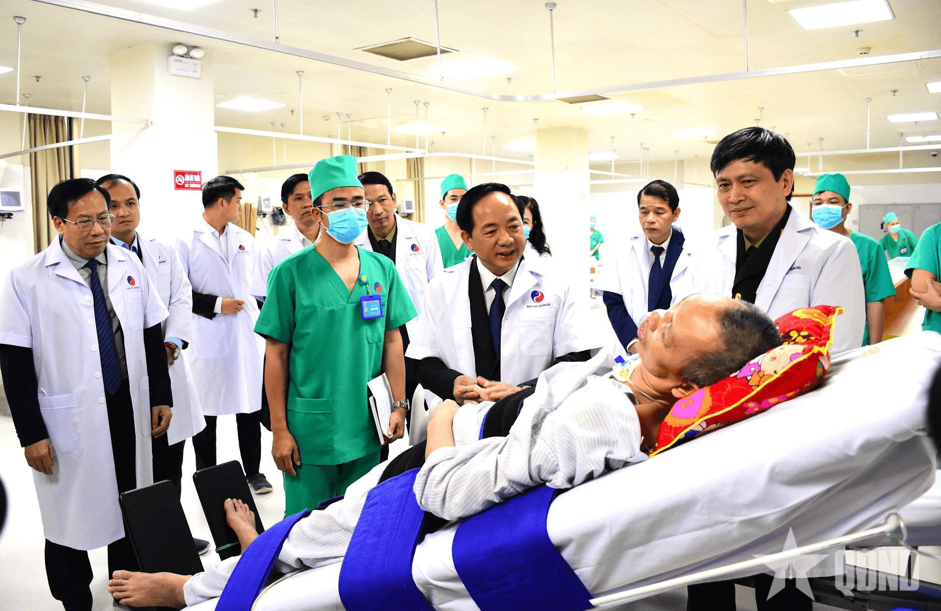 Đồng chí Trịnh Văn Quyết thăm Bộ Y tế và Viện Y học cổ truyền Quân đội