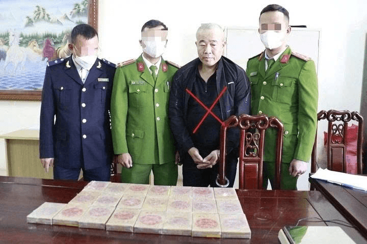 Triệt phá đường dây ma túy từ Lào về Việt Nam, thu 22 bánh heroin
