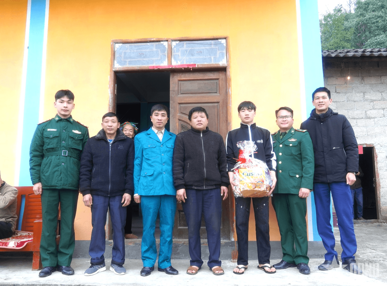 Đồn Biên phòng Cửa khẩu Săm Pun thăm, động viên thanh niên chuẩn bị nhập ngũ năm 2026