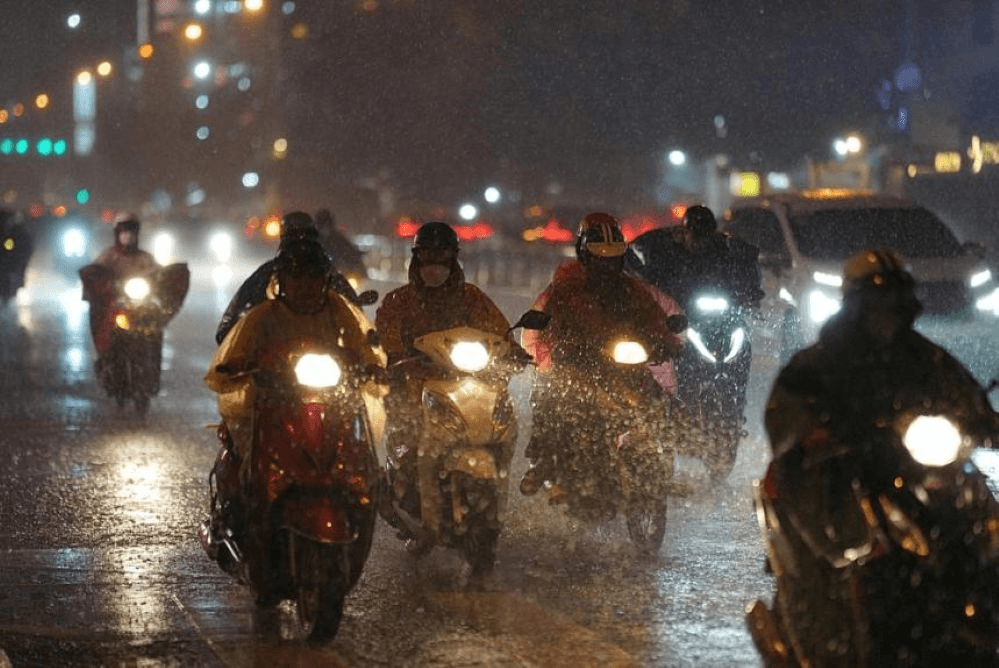 Cảnh báo mưa lớn và mưa trái mùa tại nhiều địa phương