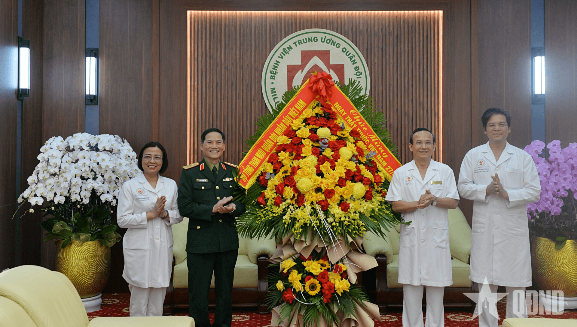 Thượng tướng Phạm Trường Sơn thăm, chúc mừng các đơn vị nhân Ngày Thầy thuốc Việt Nam