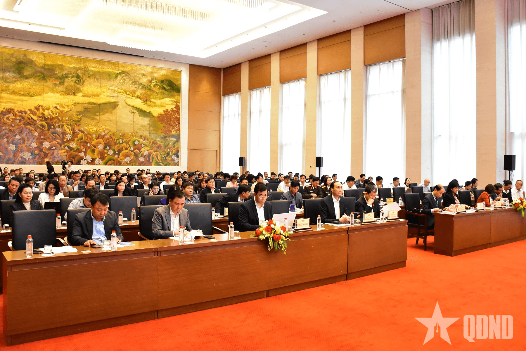 Tập trung cao điểm tuyên truyền bầu cử và tăng trưởng hai con số